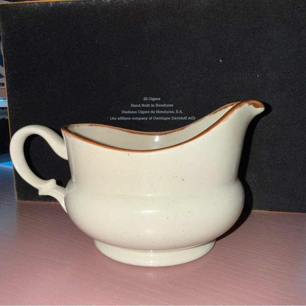 Vintage Casual Elegance Stoneware gravy/creamer bowl